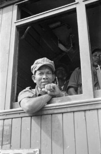 Poerwokerto Trein die op 9 december 1947 de eerste reis van Tjilatjap naar Mel…, Bestanddeelnr 458-4-5