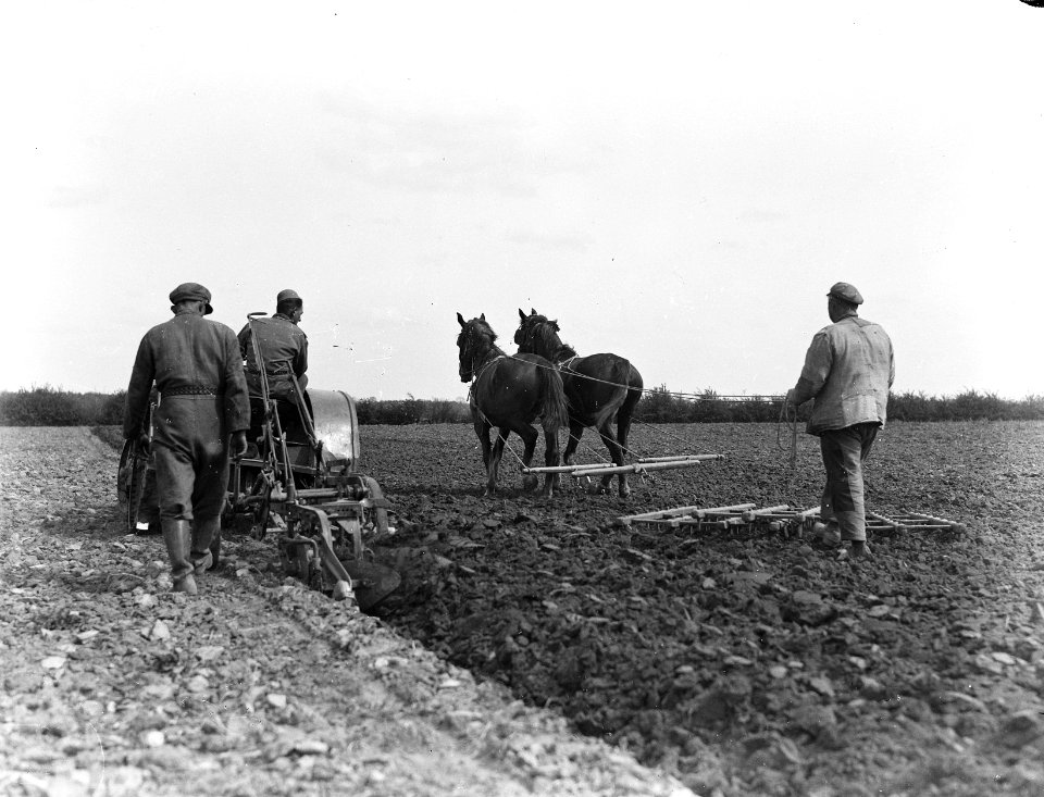 Ploegen met tracker, Bestanddeelnr 901-6944