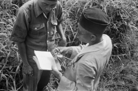 Poerwokerto Trein die op 9 december 1947 de eerste reis van Tjilatjap naar Mel…, Bestanddeelnr 458-4-4