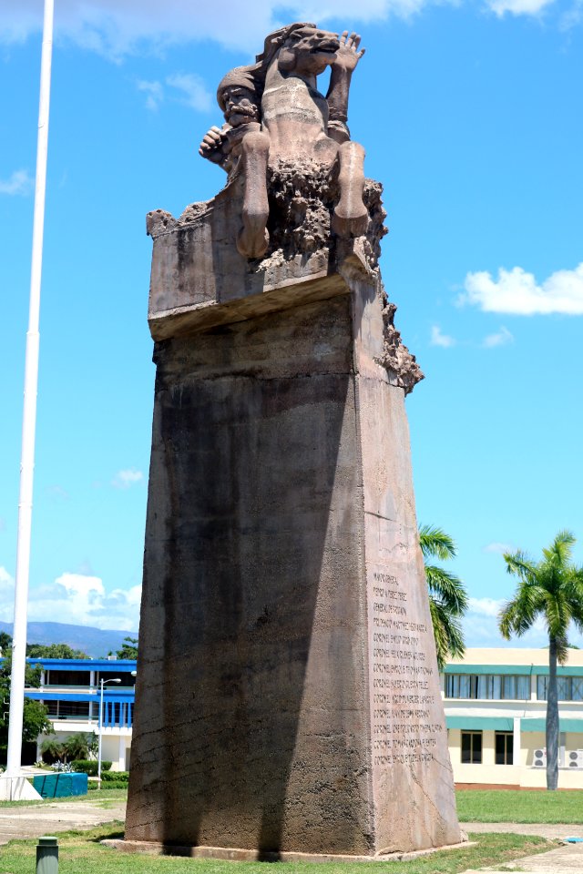 Plaza de la Revolución - Guantánamo - 05