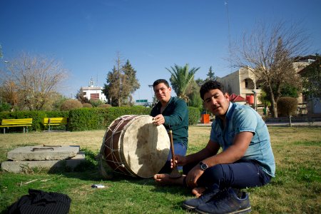 Playing the drum and the zirna in Erbil 1