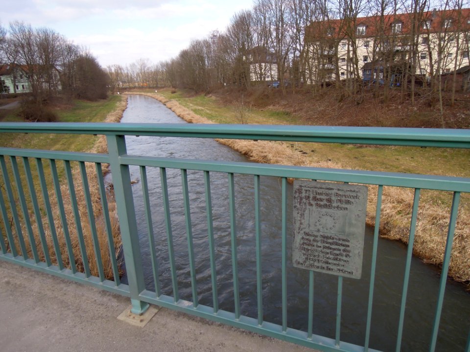 Pleißebrücke die S 72 überführend in Böhlen OT Großdeuben -EU-Plakette- im März 2018