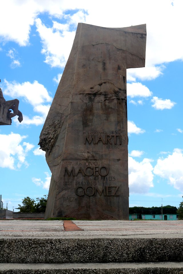 Plaza de la Revolución - Guantánamo - 06