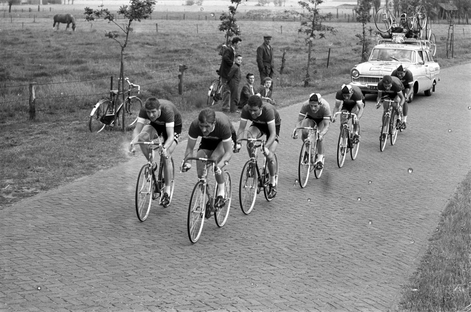 Ploeg Joop Middelink, Peter Post, Ab Geldermans, Dick van Enthoven, Jo de Roo, J, Bestanddeelnr 912-5130