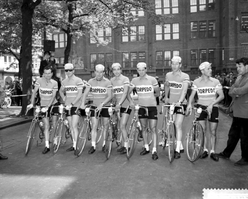 Ploegen van de Ronde van Nederland aan de start, Duitse (Torpedo) ploeg, Bestanddeelnr 911-2388