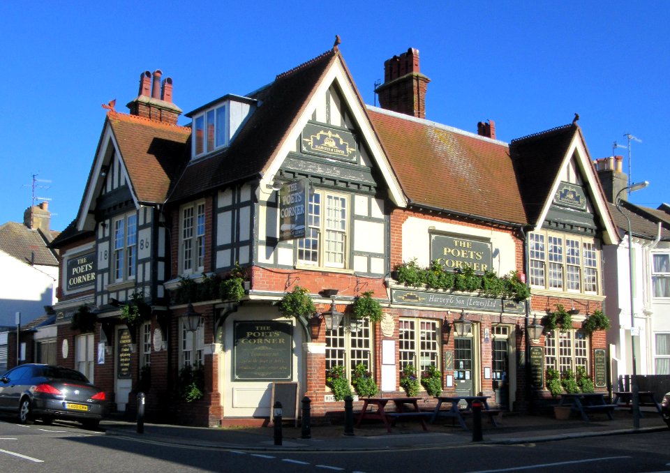 Poets Corner pub, Montgomery Street, Hove (November 2015) (1)