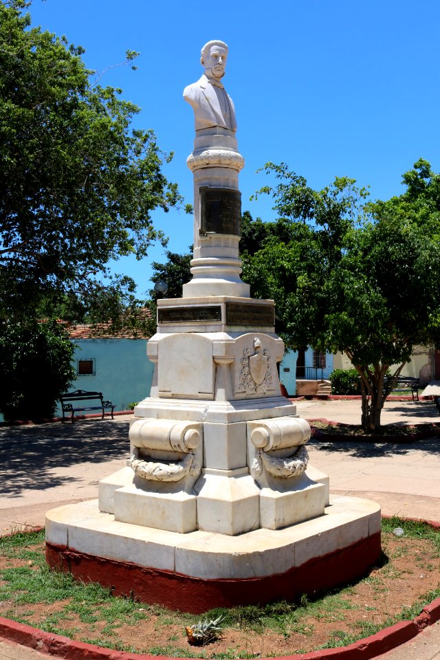 Plaza de Santa Ana - Trinidad - 03