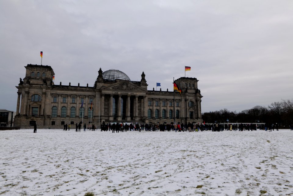 Platz der Republik and Reichstag building Berlin with snow 2021-02-06 14
