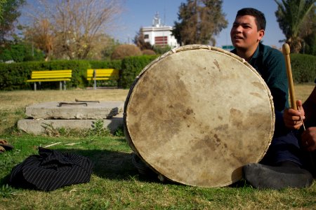 Playing the drum and the zirna in Erbil 2