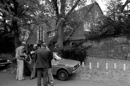 Poging oorlogsmisdadiger Pieter Menten in Blaricum aan houden, mislukt villa va, Bestanddeelnr 928-8879