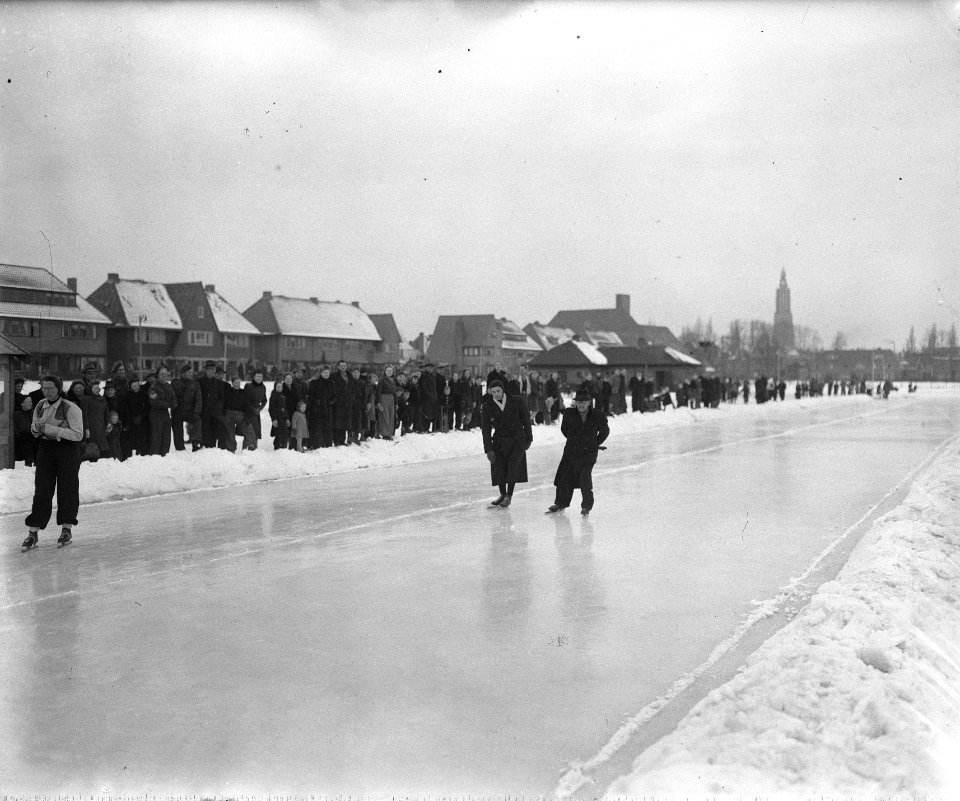 Poging tot verbetering werelduurrecord schaatsen door Marius Strijbus te Amersfo, Bestanddeelnr 902-0552