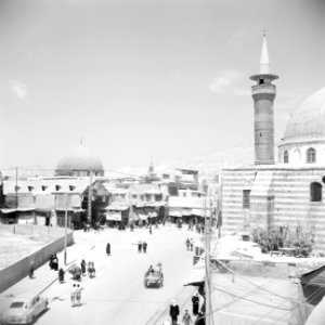 Plein met een moskee en minaret, Bestanddeelnr 255-5850