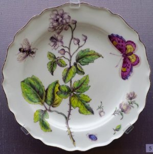 Plate with spray of white roses, Chelsea porcelain, c. 1755, soft-paste porcelain - California Palace of the Legion of Honor - San Francisco, CA - DSC02959