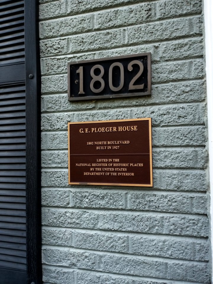 Ploegerhouseplaque