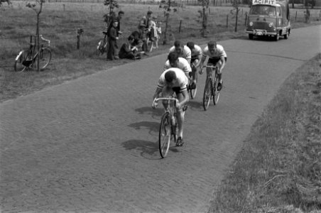 Ploeg Joop Middelink, Peter Post, Ab Geldermans, Dick van Enthoven, Jo de Roo, J, Bestanddeelnr 912-5131