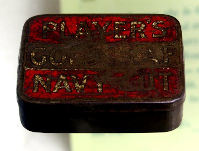 Players goldleaf Navy cut tin, Musée Somme 1916, pic-081