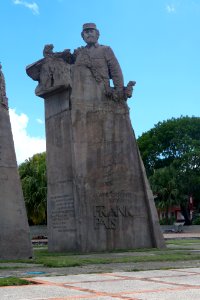Plaza de la Revolución - Guantánamo - 12