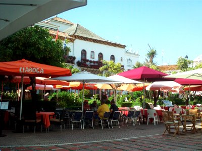 Plaza de los Naranjos and Ayuntamiento