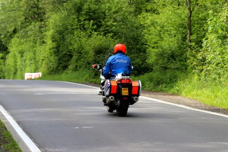 Police au Circuit de Wallonie 2019 à Nalinnes Belgique 08