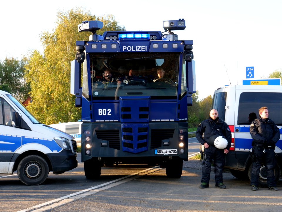 Police in front of a motorway junction at Ende Gelände 28-10-2018 03