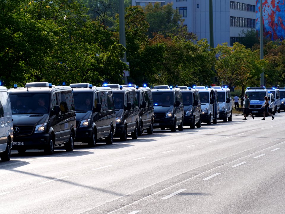 Police on the Lichtenberger Brücke in Berlin in front of the "Heß-Marsch" Demonstration 11