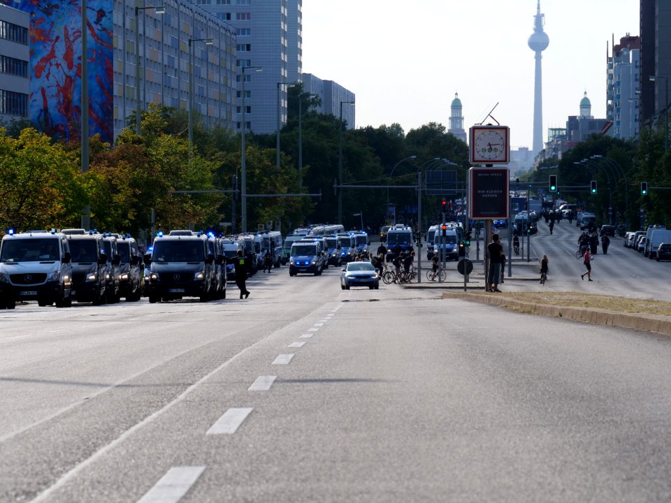 Police on the Lichtenberger Brücke in Berlin in front of the "Heß-Marsch" Demonstration 06