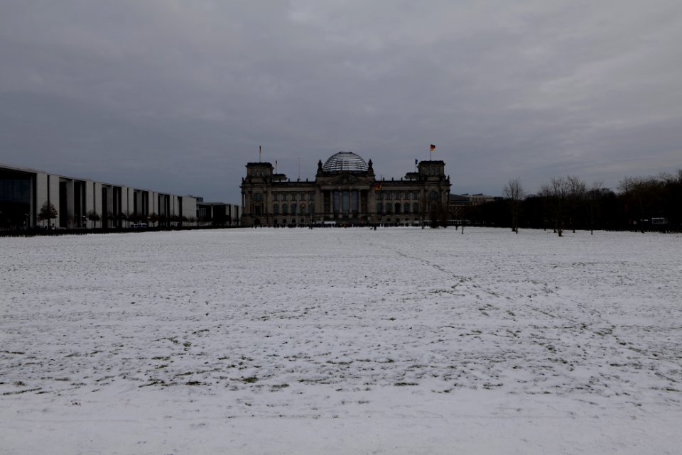 Platz der Republik and Reichstag building Berlin with snow 2021-02-06 04