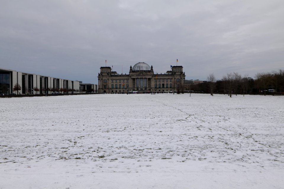 Platz der Republik and Reichstag building Berlin with snow 2021-02-06 06