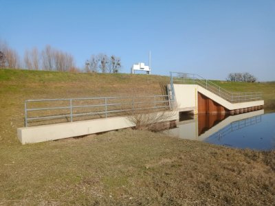 Polder Wörth Jockgrim Durchlass im Trenndeich