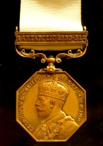 Polar Medal, United Kingdom, 1934, Able Seaman Lauri Parviainen - National Museum of Finland - DDSC04156