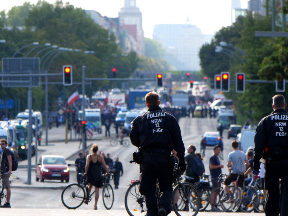 Police on the Lichtenberger Brücke in Berlin in front of the "Heß-Marsch" Demonstration 08