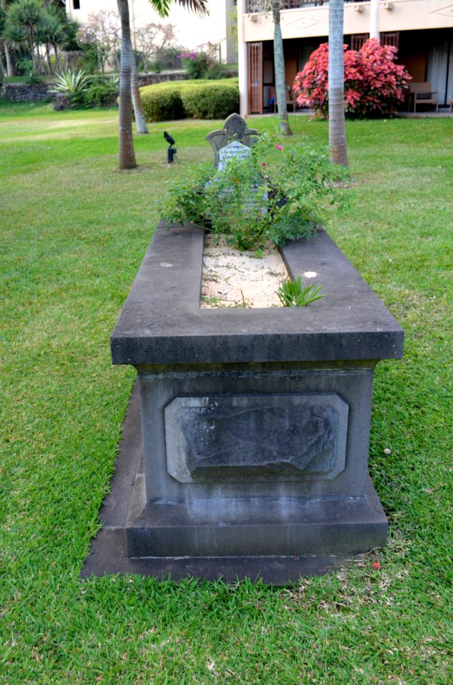 Pointe aux Canonniers, Club Med, Grave Goumany (2)