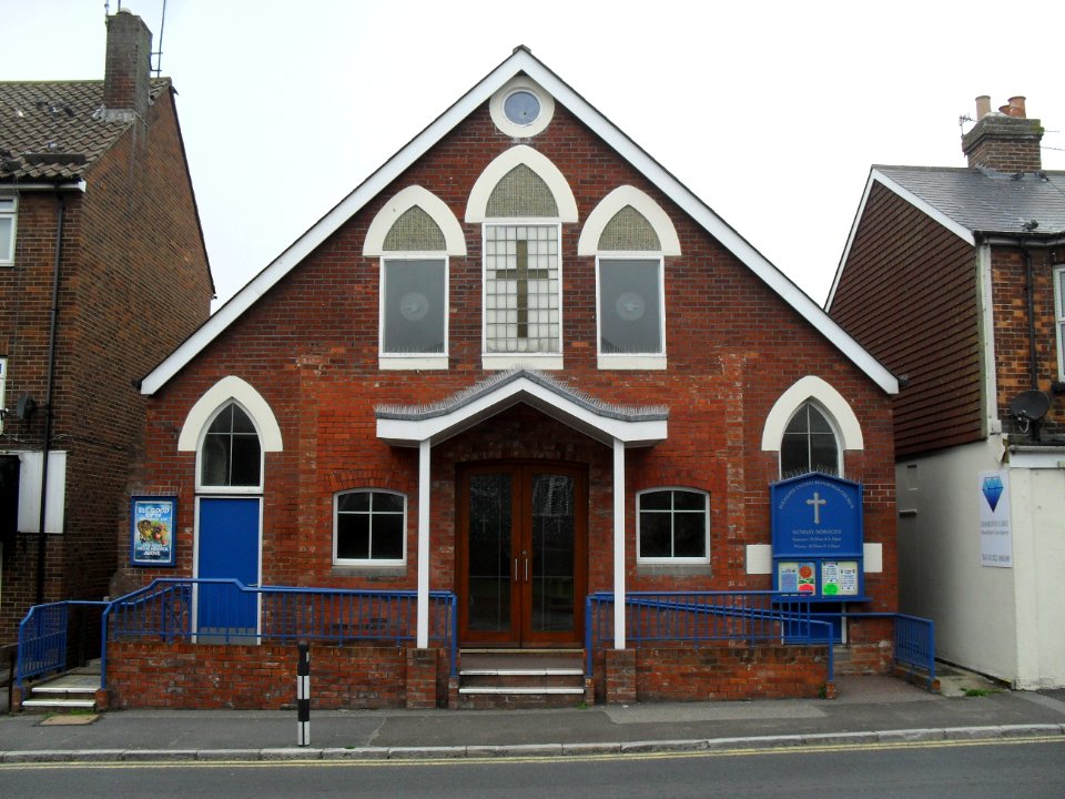 Polegate United Reformed Church, High Street, Polegate (October 2010)