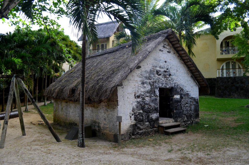 Pointe aux Canonniers, powder magazine