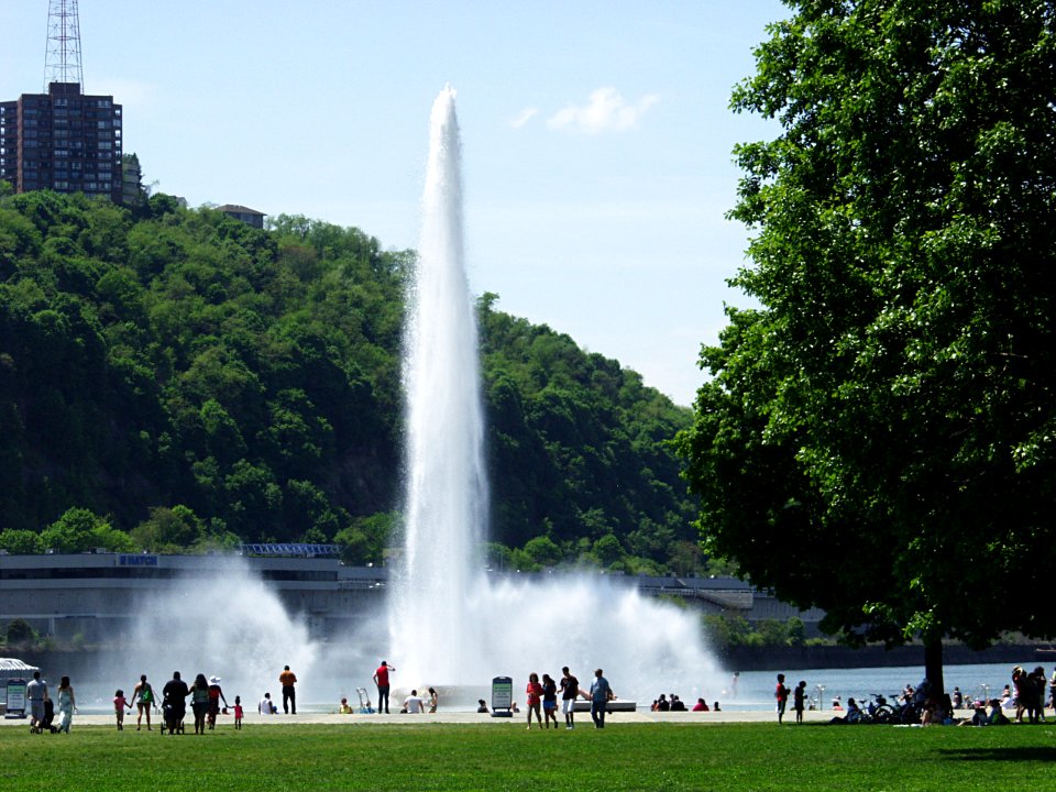 Point Fountain, Pittsburgh, 2015-05-10, 01