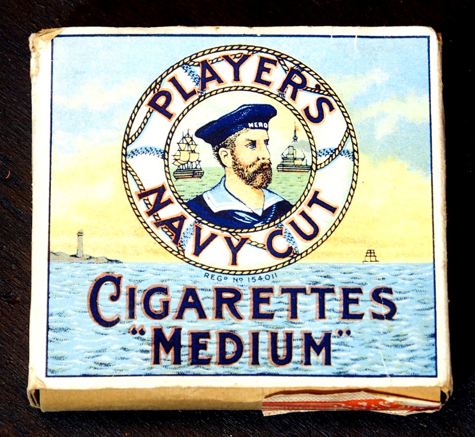 Players Navy Cut cigarettes Medium