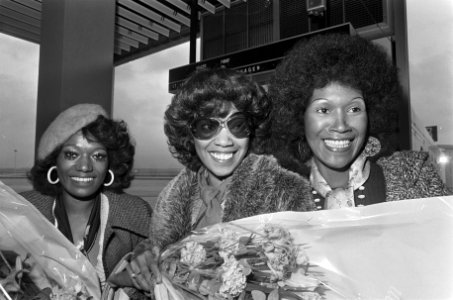 Pointer Sisters aangekomen op Schiphol voor optreden in Nederland de Pointer Si, Bestanddeelnr 927-4783