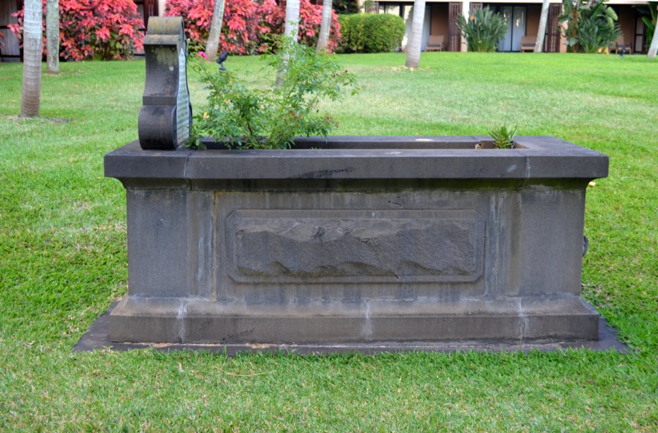 Pointe aux Canonniers, Club Med, Grave Goumany (1)