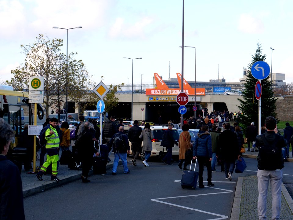 Police controlling at Tegel during AmBodenBleiben protest Berlin 2019 08