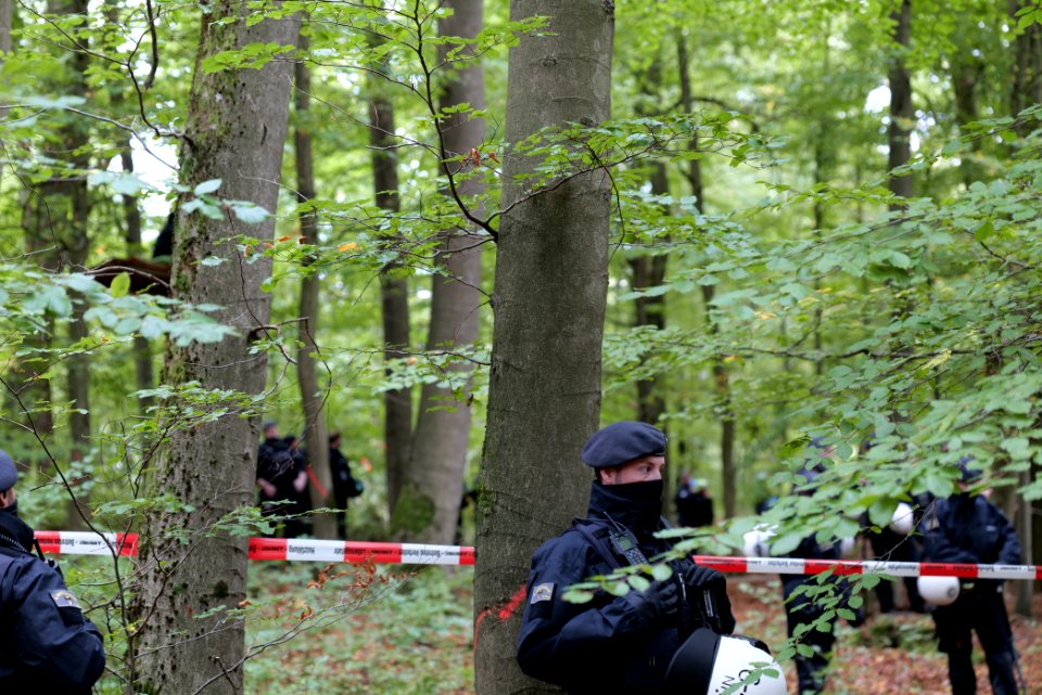 Police at Maulbach forest 2020-10-05 31