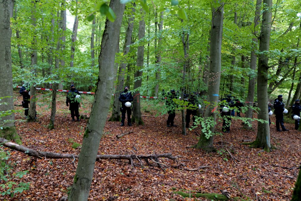 Police at Maulbach forest 2020-10-05 37