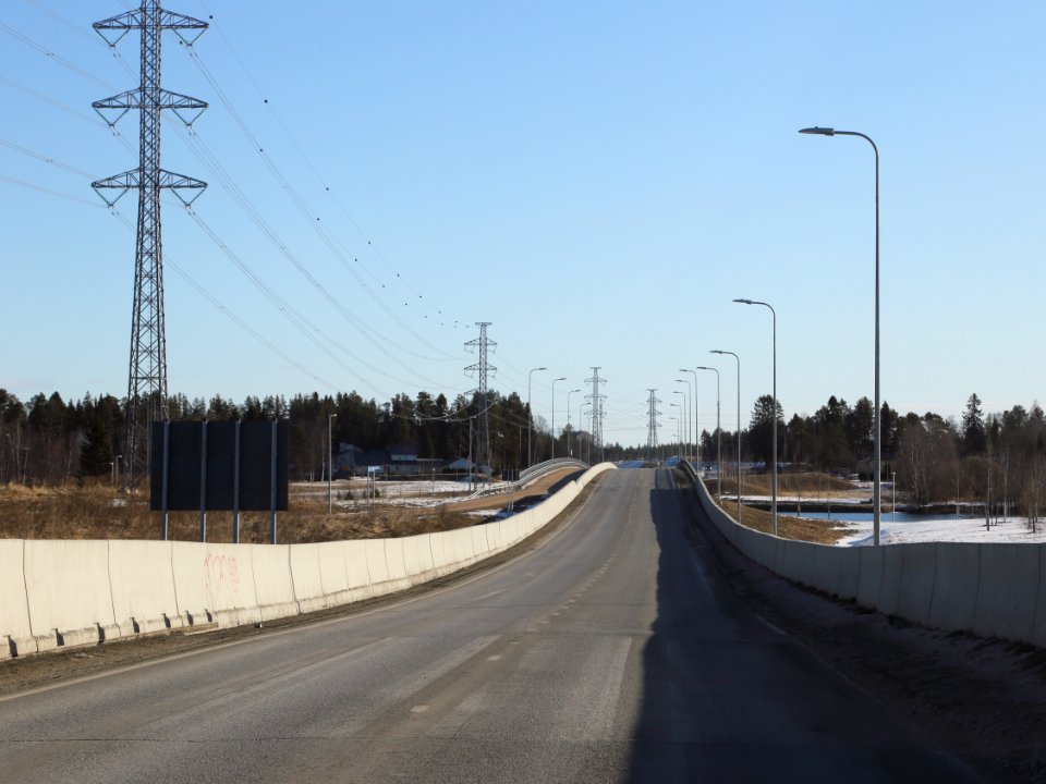 Poikkimaantie Bridge Oulu 20200405 01