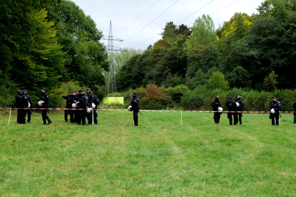 Police at Maulbach forest 2020-10-05 33