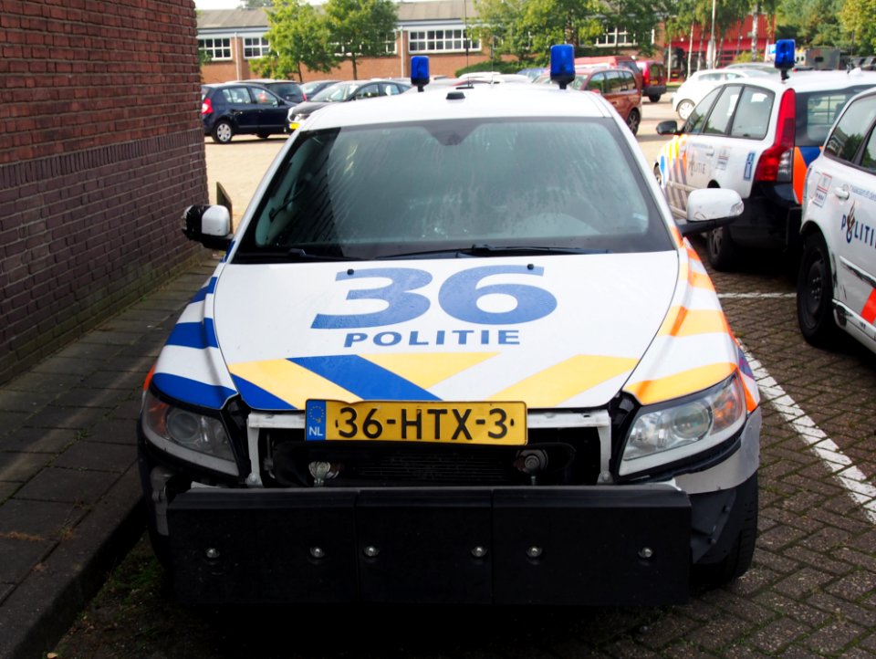 Police car for training pic2