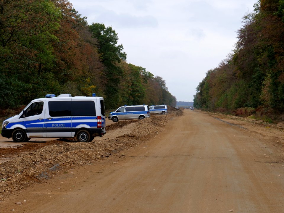 Police at the disused motorway 4 at the Hambach forest