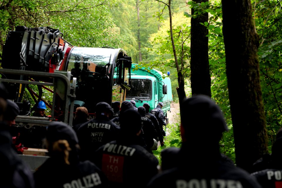Police at Maulbach forest 2020-10-05 41