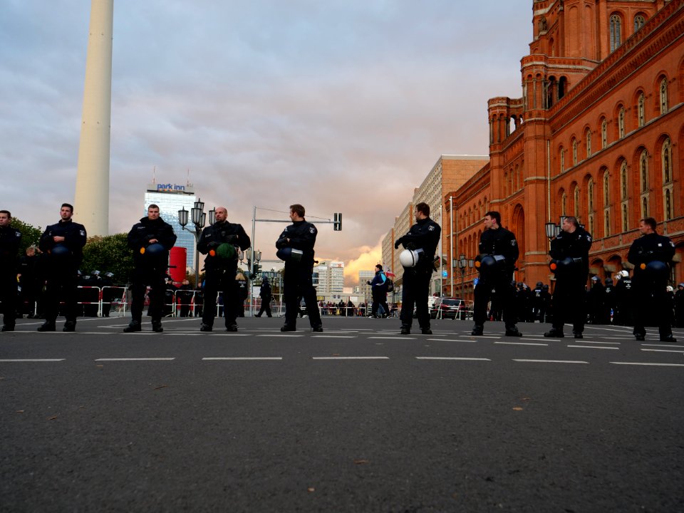 Police at demonstration of Wir für Deutschland 2019-10-03 06