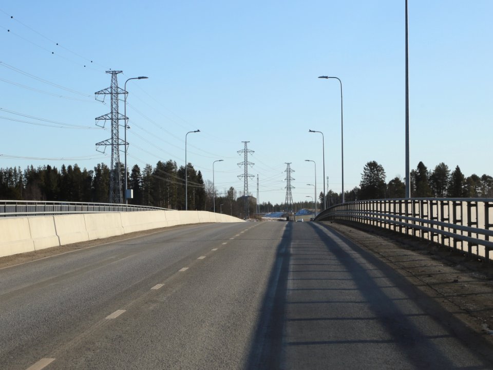 Poikkimaantie Bridge Oulu 20200405 02