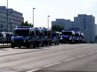 Police on the Lichtenberger Brücke in Berlin in front of the "Heß-Marsch" Demonstration 19