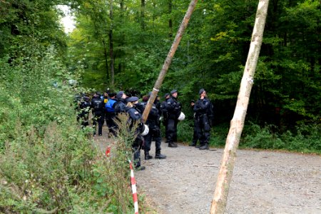 Police at Maulbach forest 2020-10-05 02